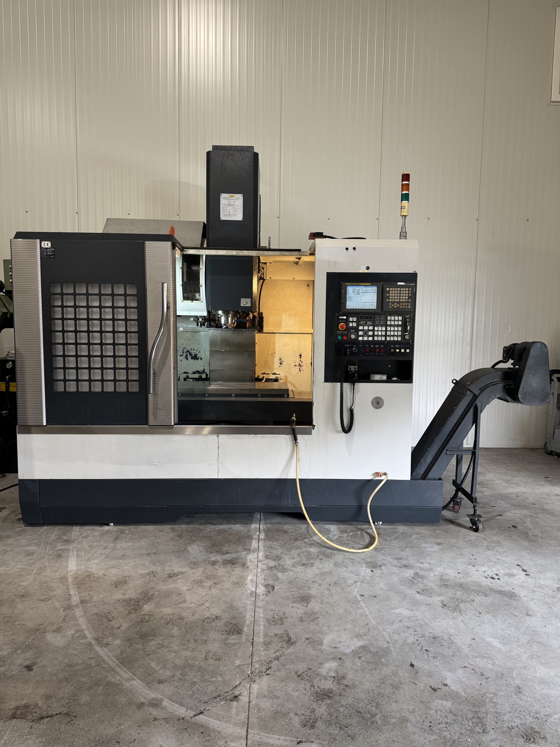 FEELER QM-40SA Bewerkingscentrum