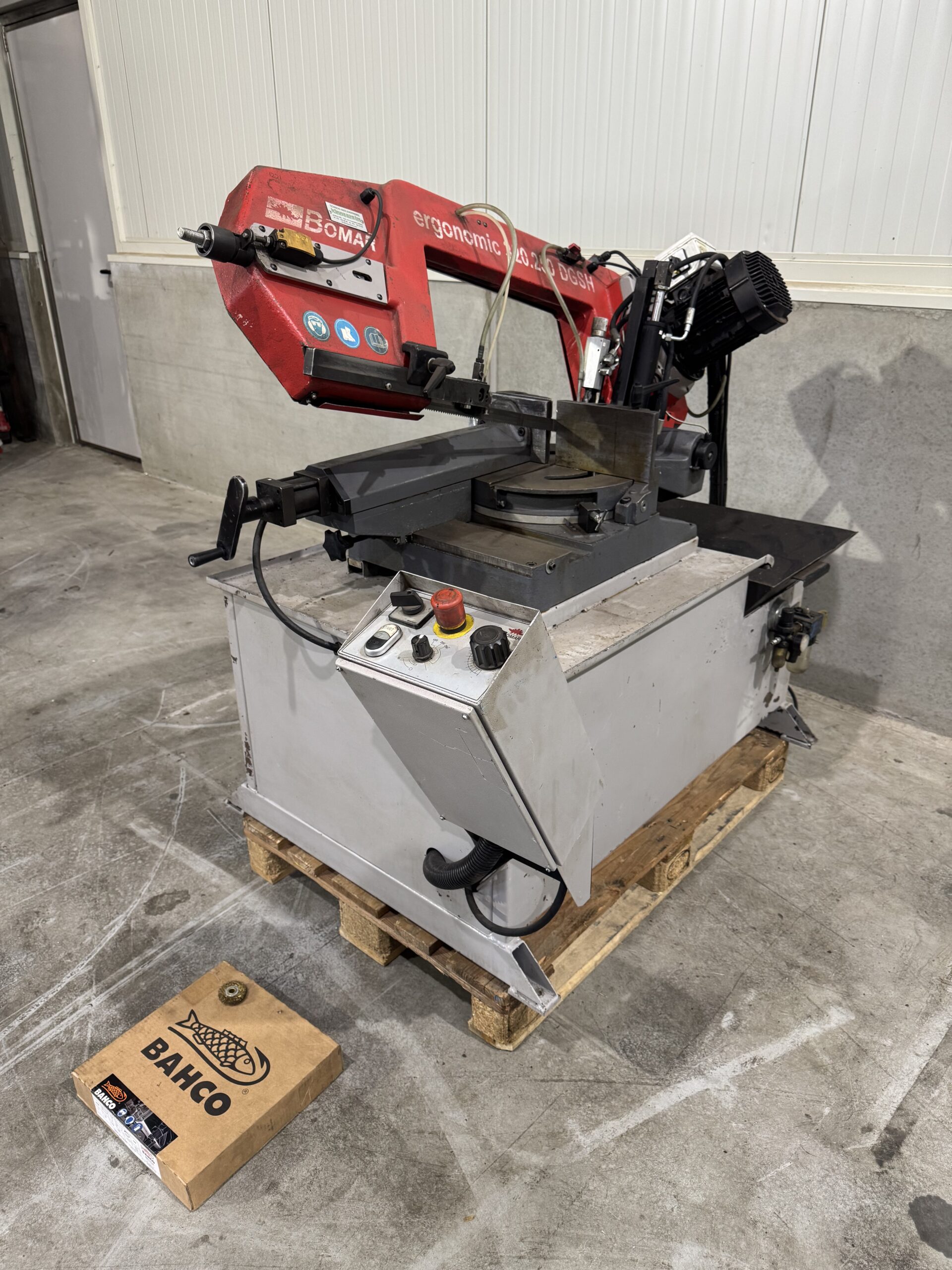 Bomar Ergonomic 320.250 DGSH bandzaagmachine