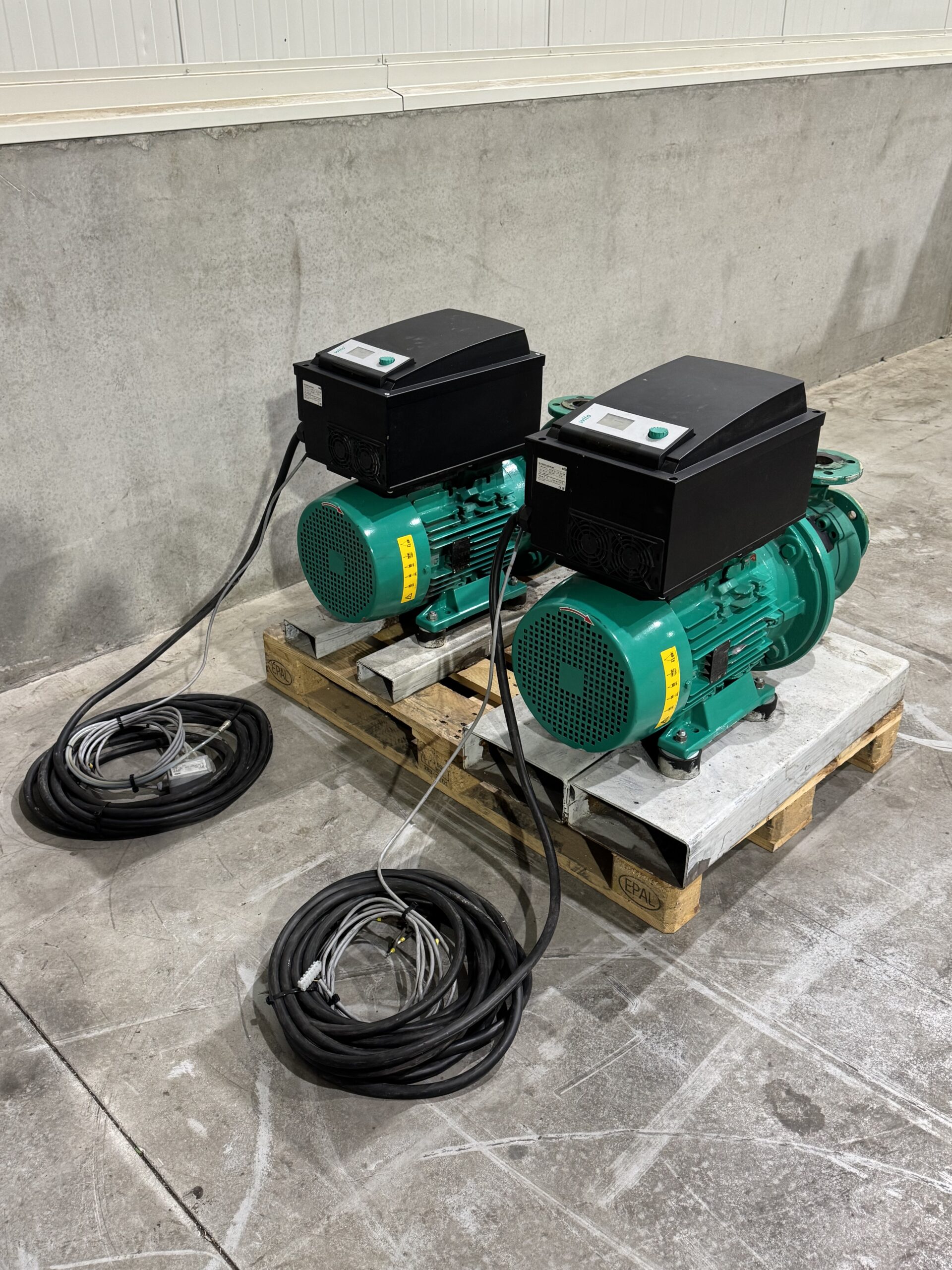 2x Wilo frequentieregelde waterpomp 11 kW