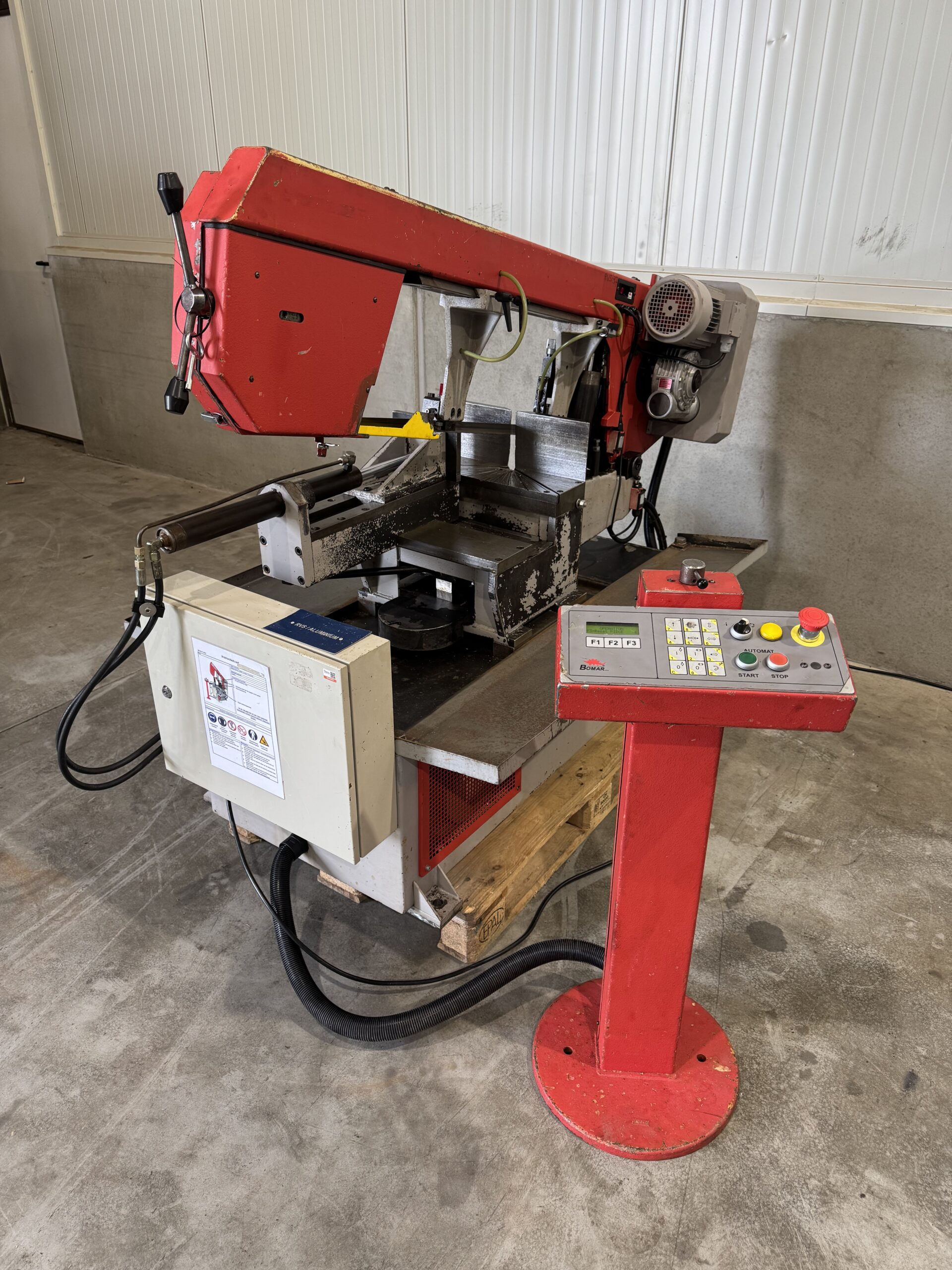 Bomar STG 260 DGH bandzaagmachine