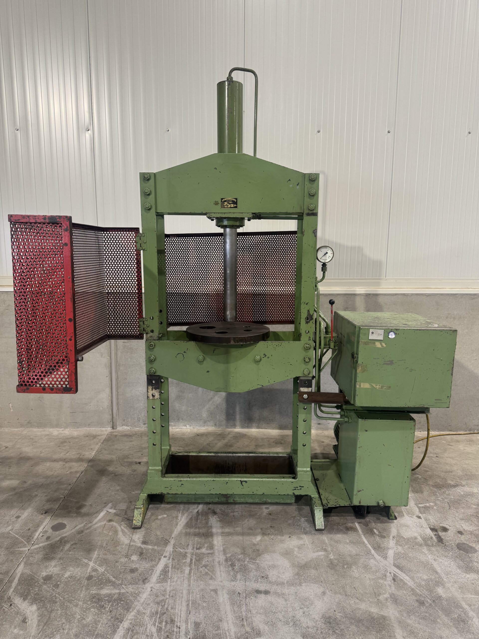Gebr. Larkens BROOTSPERS 15 ton